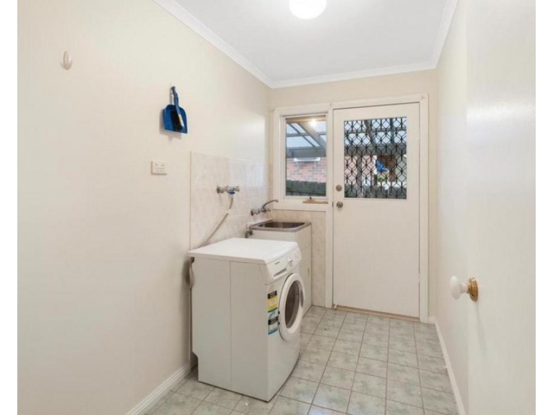 1/38 Blackwood Drive, Narre Warren VIC 3805