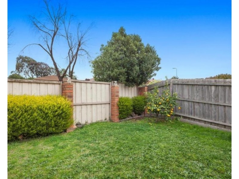 1/38 Blackwood Drive, Narre Warren VIC 3805