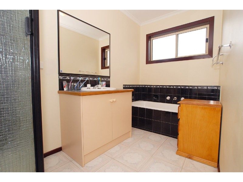 2 Leeson Place, Keysborough VIC 3173