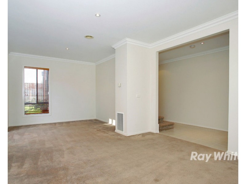 2/137 Keylana Drive, Keysborough VIC 3173
