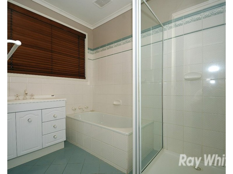 36 Albany Drive, Mulgrave VIC 3170