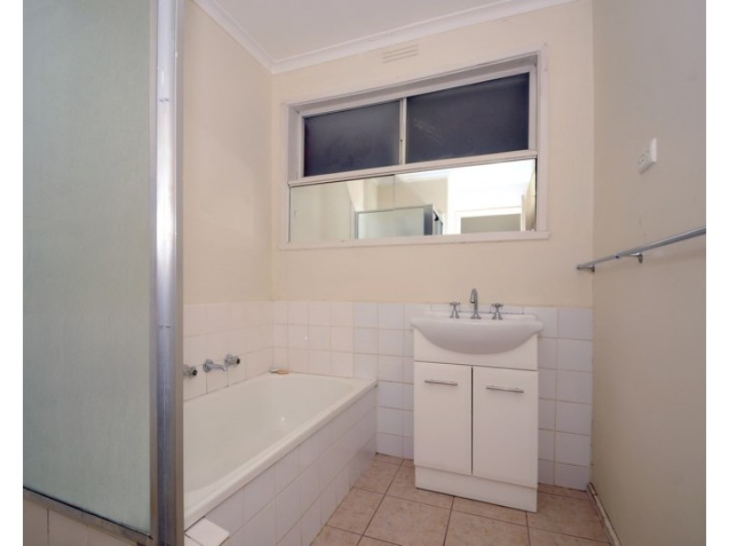 38 Jacksons Road, Noble Park North VIC 3174