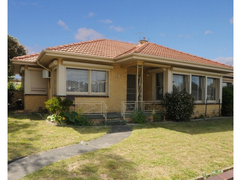 8 Hillcrest Grove, Springvale VIC 3171