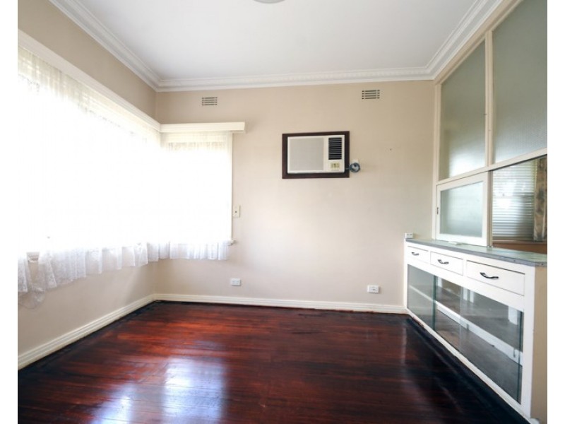 8 Hillcrest Grove, Springvale VIC 3171