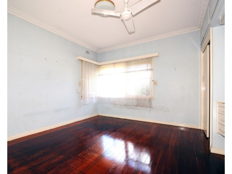 8 Hillcrest Grove, Springvale VIC 3171