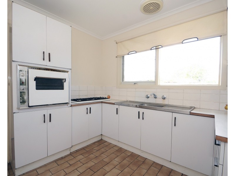 11 Tadstan Court, Clayton South VIC 3169