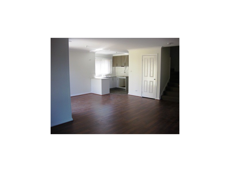 27 Wall Street, Noble Park VIC 3174