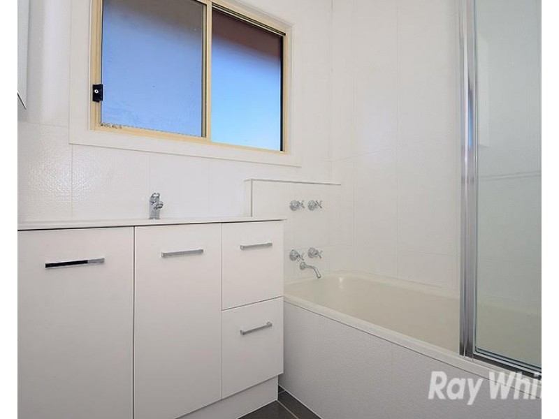 6 Ash Street, Doveton VIC 3177