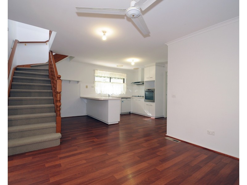 6 Kinloch Gardens, Endeavour Hills VIC 3802