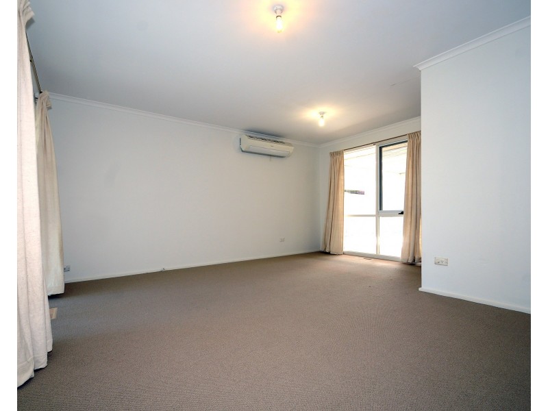 6 Kinloch Gardens, Endeavour Hills VIC 3802