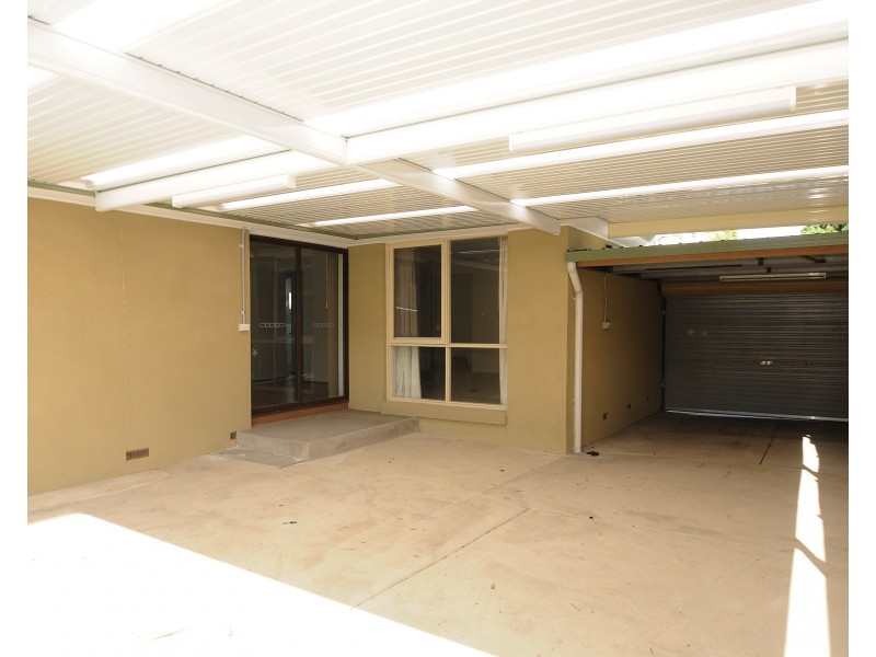 6 Kinloch Gardens, Endeavour Hills VIC 3802