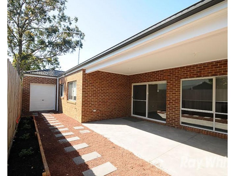 2/73 Brady Road, Dandenong North VIC 3175