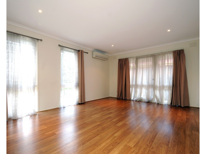 13 Springvalley Crescent, Keysborough VIC 3173