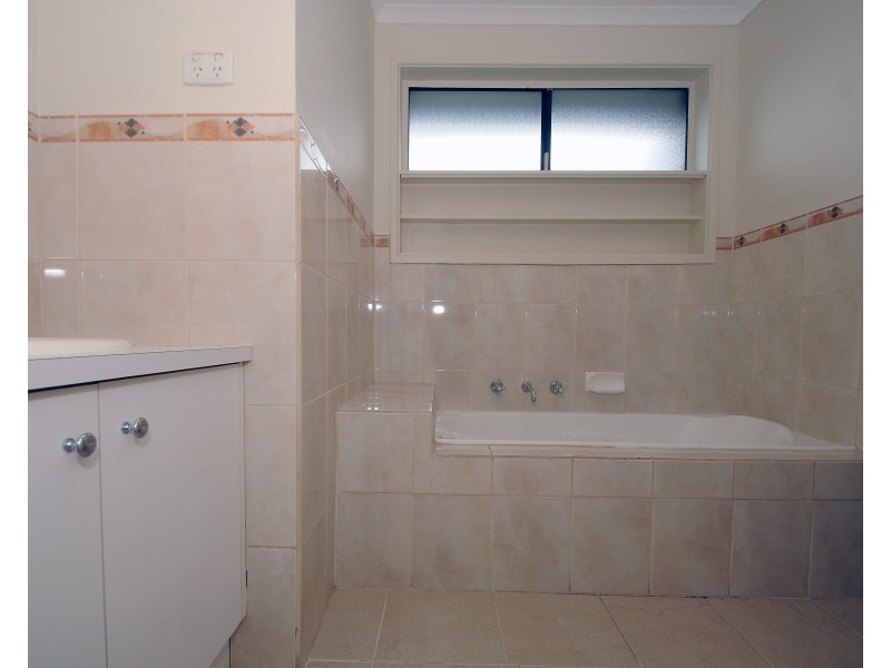 13 Springvalley Crescent, Keysborough VIC 3173