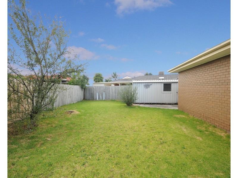 13 Springvalley Crescent, Keysborough VIC 3173