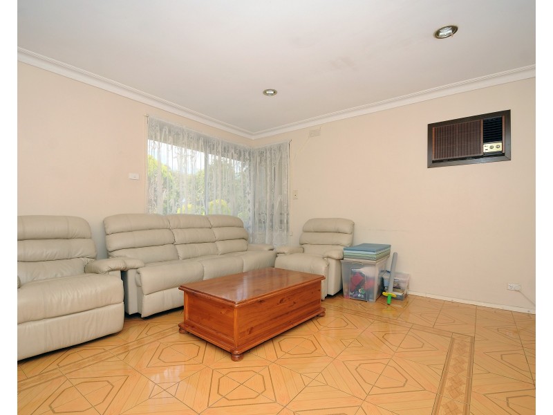 8 Jillian Street, Dandenong North VIC 3175