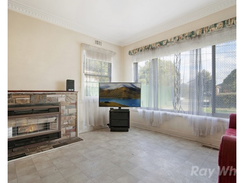 15 Jeffers Street, Noble Park VIC 3174