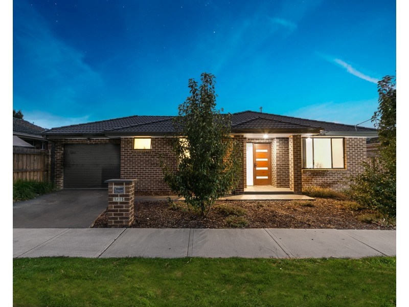 1/15 Dearing Avenue, Cranbourne VIC 3977