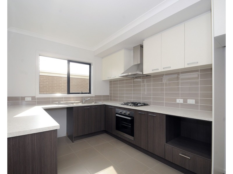 3 Chambers Crescent, Cranbourne North VIC 3977