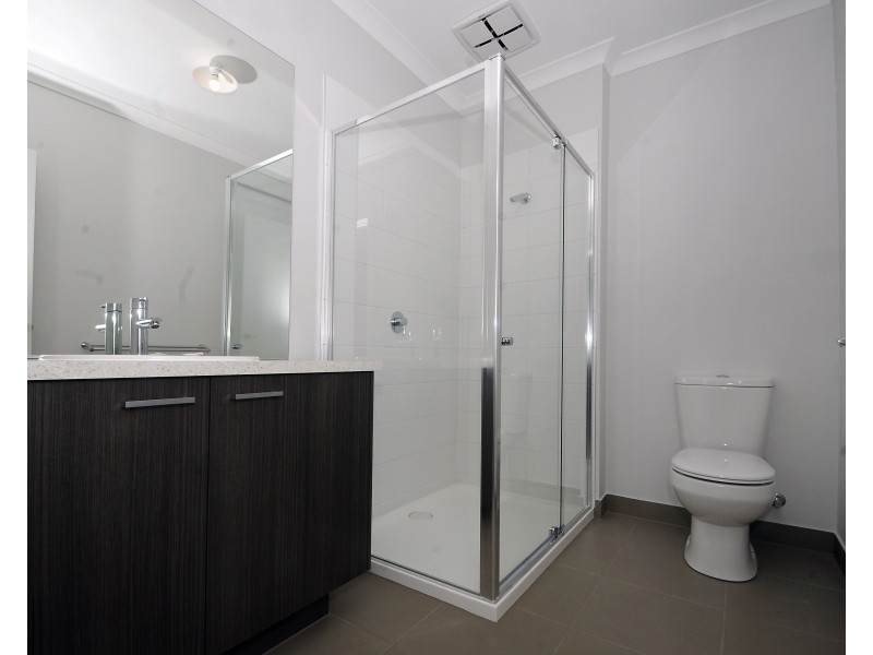 3 Chambers Crescent, Cranbourne North VIC 3977