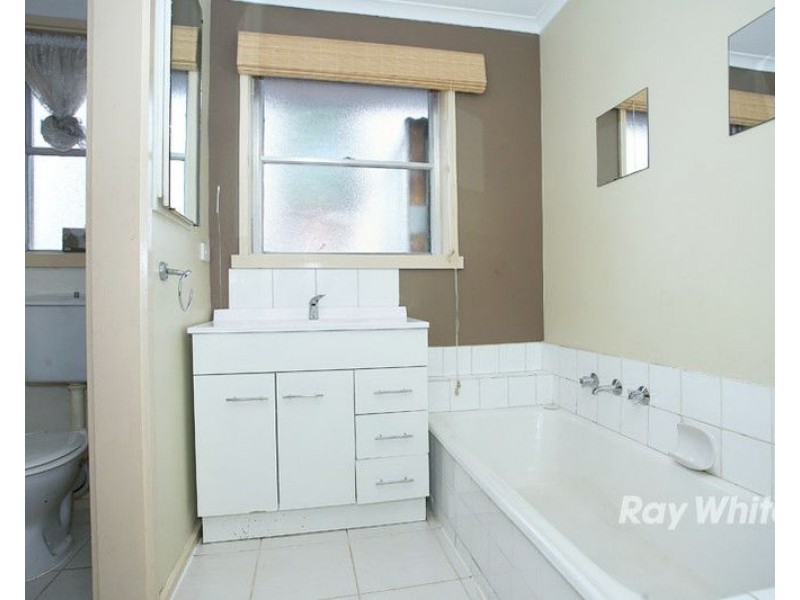 1 Churchill Crescent, Noble Park North VIC 3174