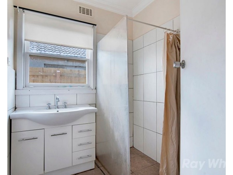 15 Jeffers Street, Noble Park VIC 3174