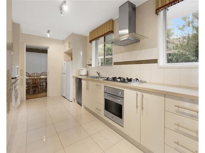 32 Mangana Drive, Mulgrave VIC 3170