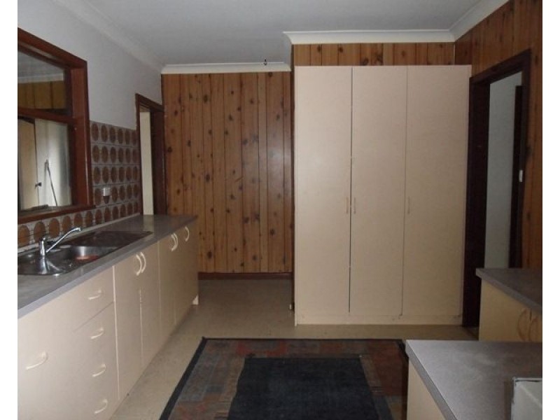 18 Wall Street, Noble Park VIC 3174