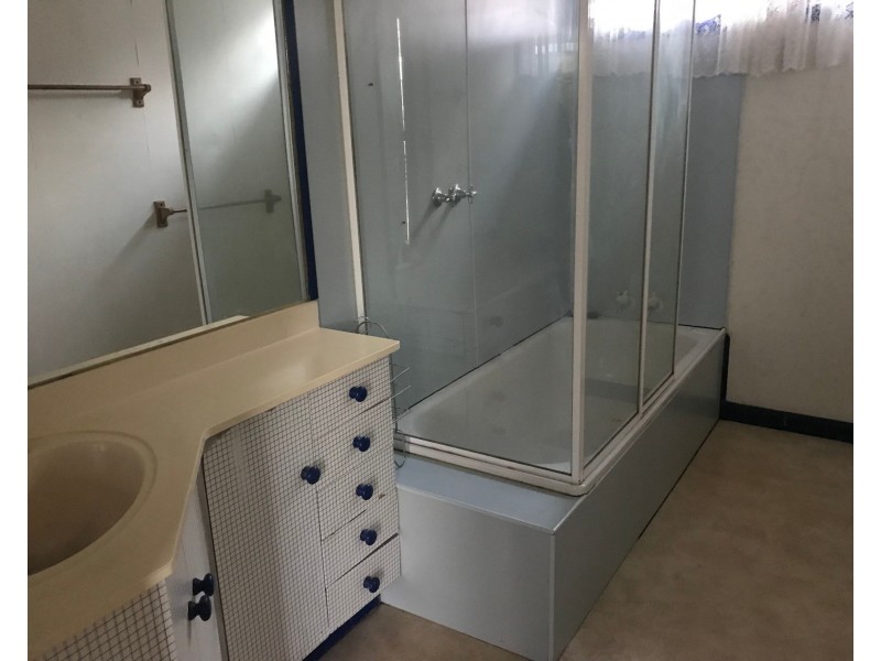 18 Wall Street, Noble Park VIC 3174