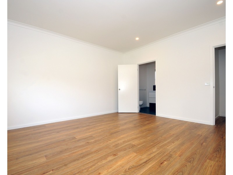 14 Lesley Grove, Noble Park VIC 3174