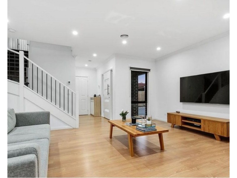 2/163 Dandelion Drive, Rowville VIC 3178