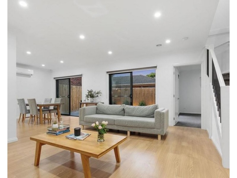 2/163 Dandelion Drive, Rowville VIC 3178