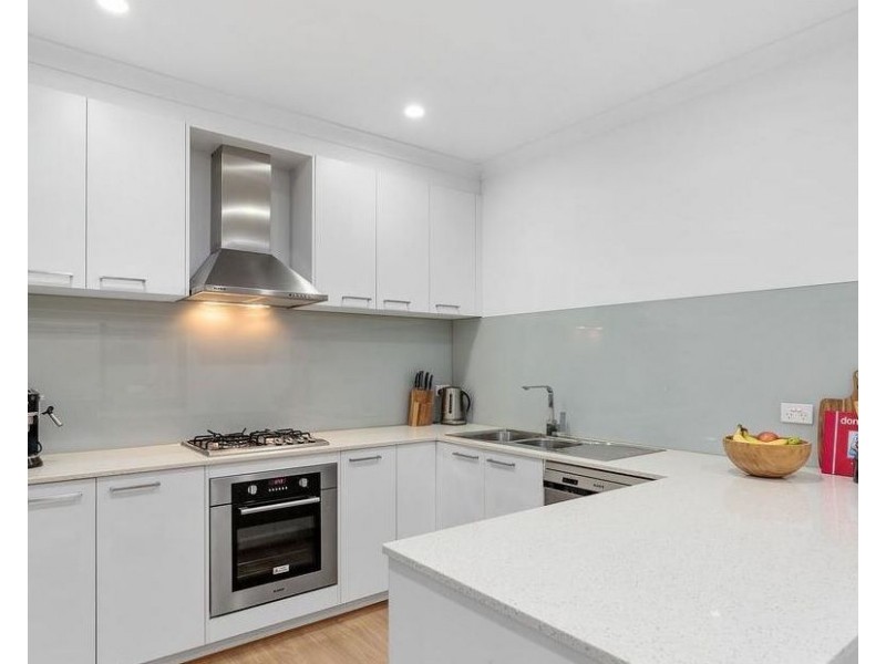 2/163 Dandelion Drive, Rowville VIC 3178