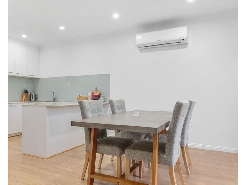 2/163 Dandelion Drive, Rowville VIC 3178