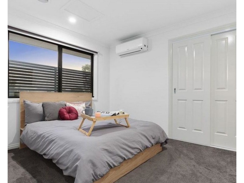 2/163 Dandelion Drive, Rowville VIC 3178