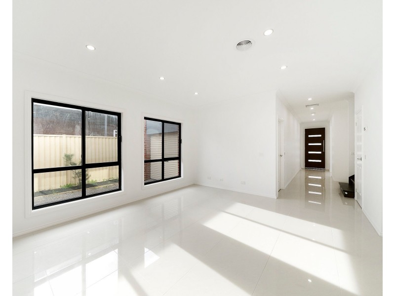 18 Cooper Street, Springvale South VIC 3172