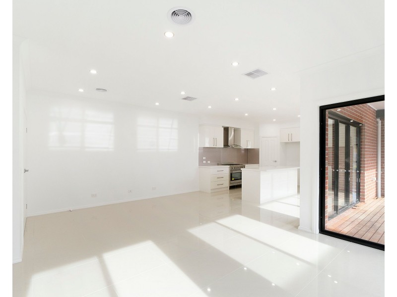 18 Cooper Street, Springvale South VIC 3172