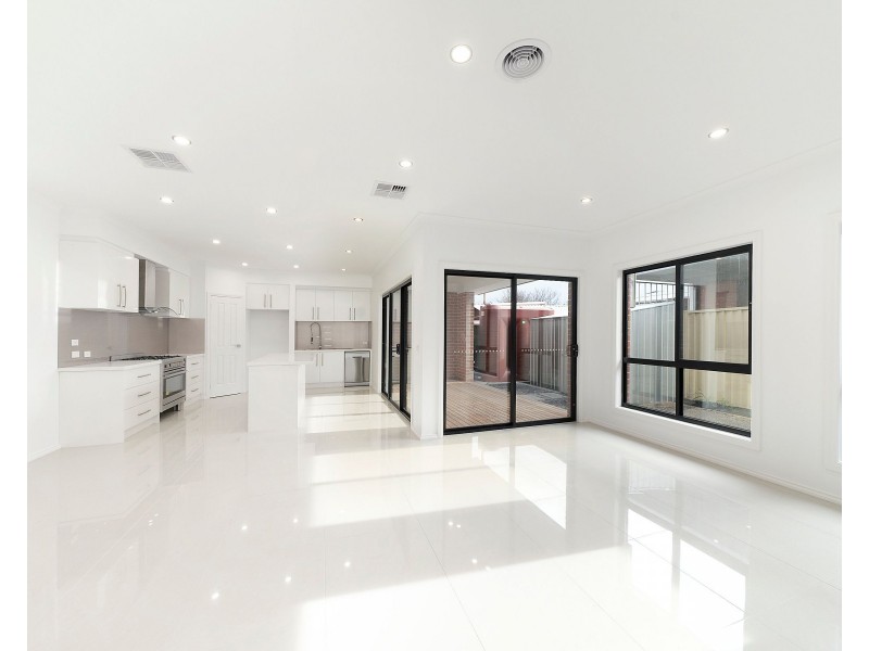 18 Cooper Street, Springvale South VIC 3172