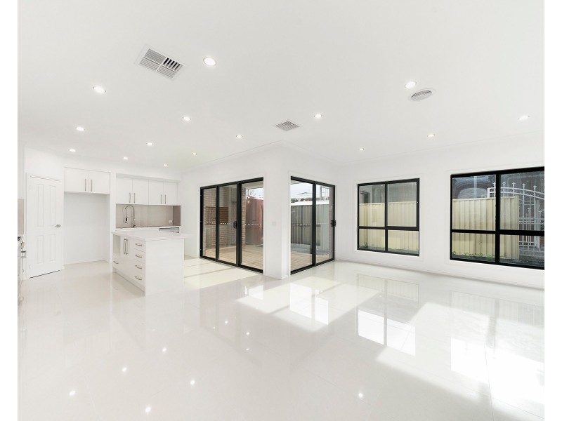 18 Cooper Street, Springvale South VIC 3172