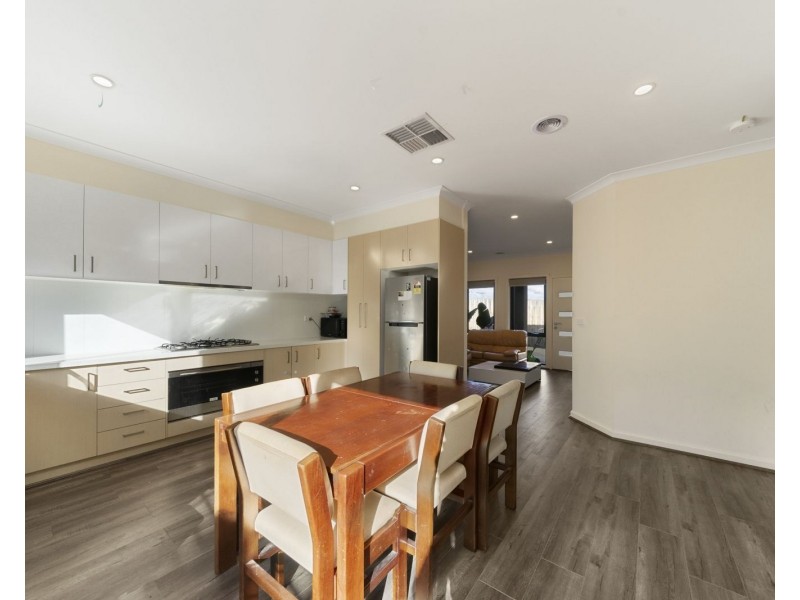 8A Doveton Avenue, Eumemmerring VIC 3177