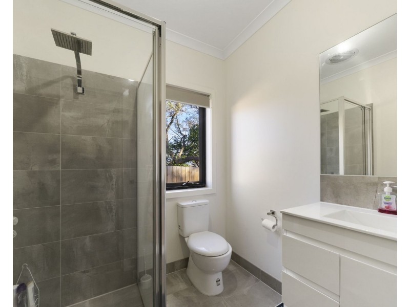 8A Doveton Avenue, Eumemmerring VIC 3177