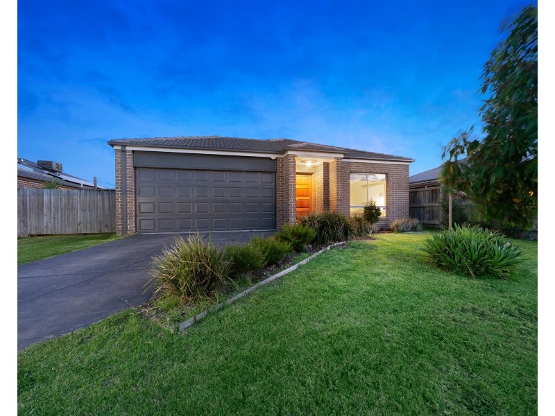 11 Wild Scotchman Way, Cranbourne East VIC 3977