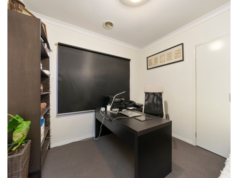 11 Wild Scotchman Way, Cranbourne East VIC 3977