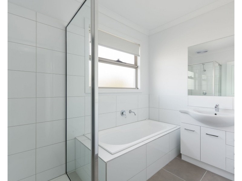 2/62 Leonard Avenue, Noble Park VIC 3174