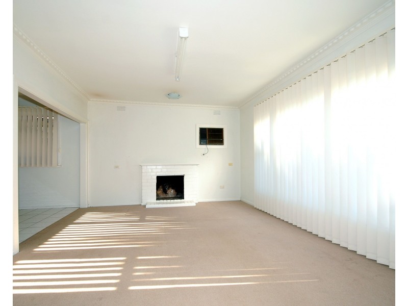 2 Broadoak Street, Noble Park VIC 3174