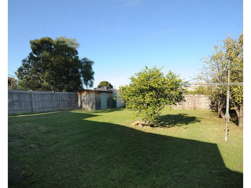 2 Broadoak Street, Noble Park VIC 3174