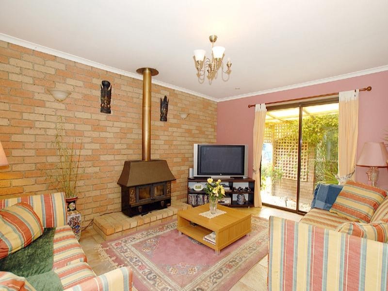 17 Silverton Drive, Noble Park North VIC 3174