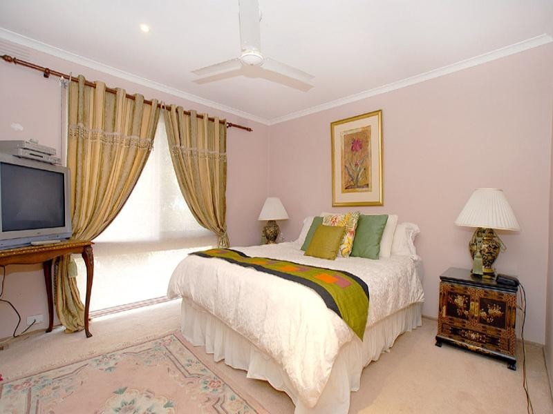 17 Silverton Drive, Noble Park North VIC 3174