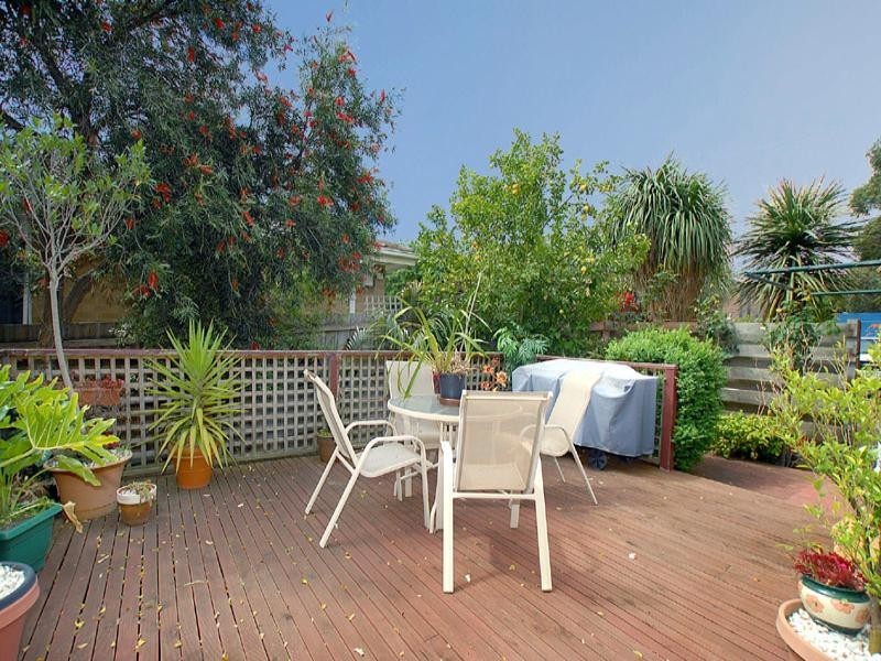 17 Silverton Drive, Noble Park North VIC 3174