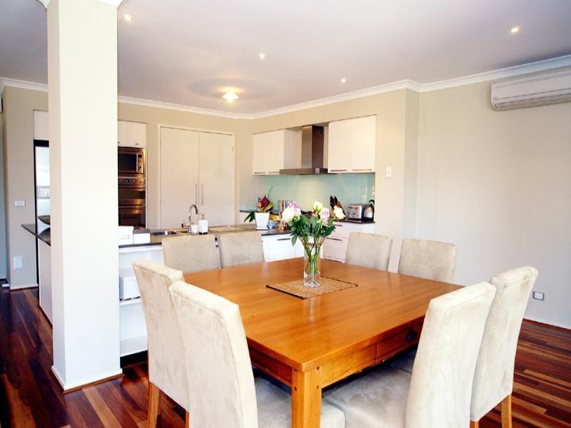 21 Waterside Drive, Waterways VIC 3195